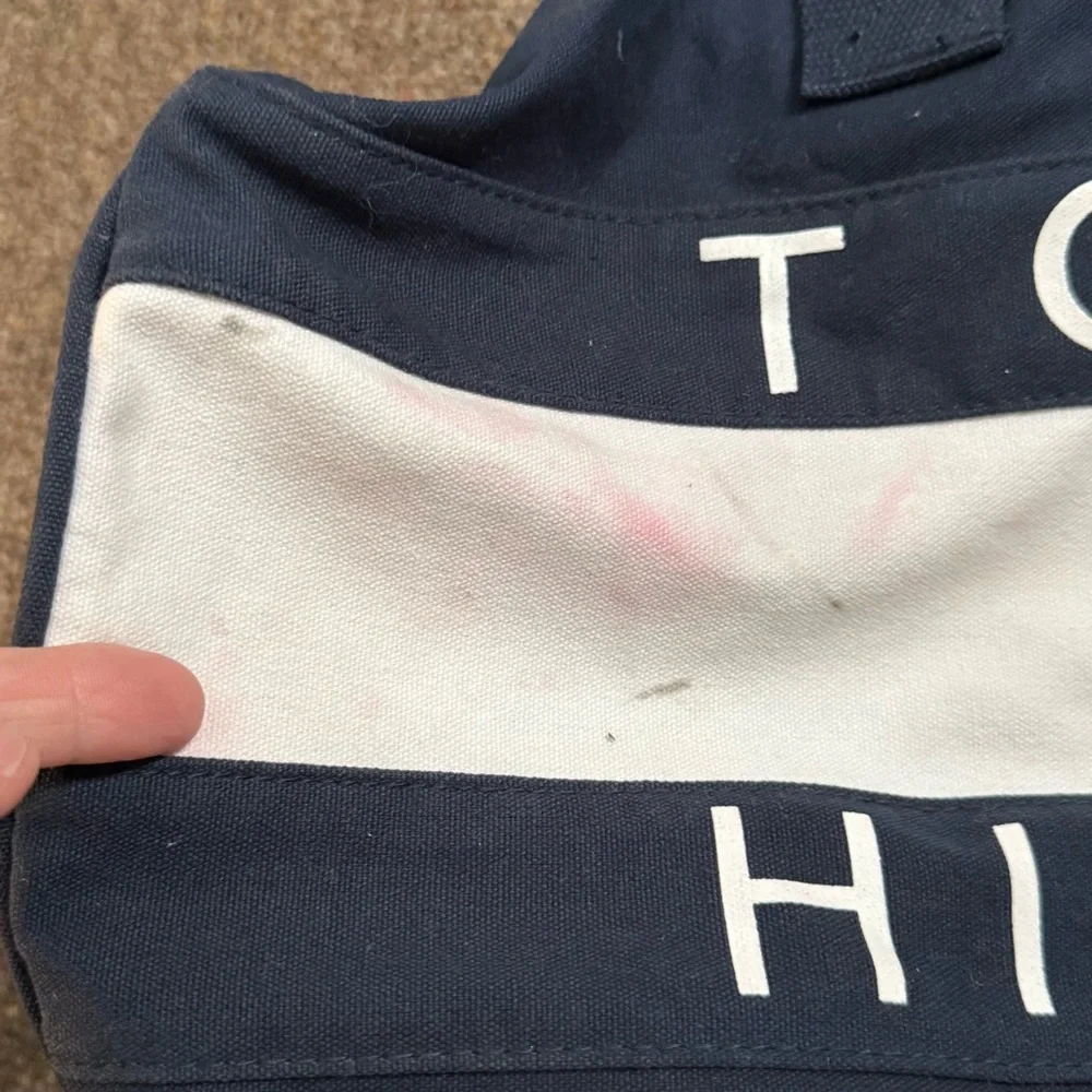 Tommy Hilfiger Navy Red Duffel Gym Bag Full Zip Has Stains See Photos‎